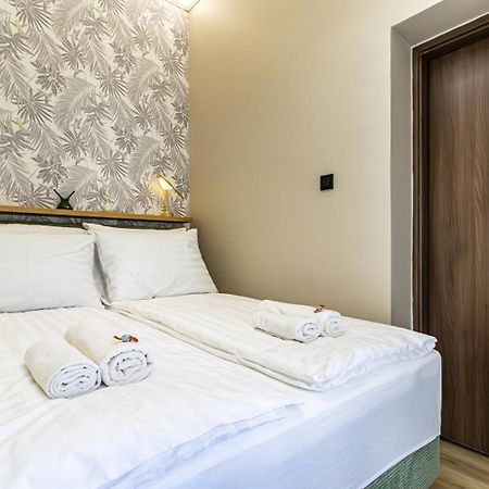 Oasis Apartment On The Broadway With Ac بودابست المظهر الخارجي الصورة